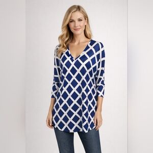 #1412 Voel diamond print 3/4 sleeve blouse sz L